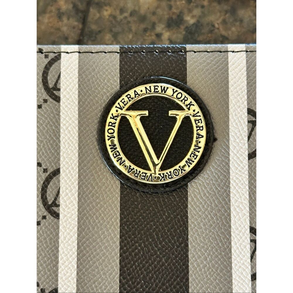 NWT Vera wallet - Picture 2 of 7